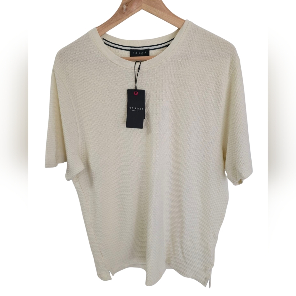 NWT Ted Baker London Men's Curlys Short Sleeve Textured Tshirt Ecru Size 4* L